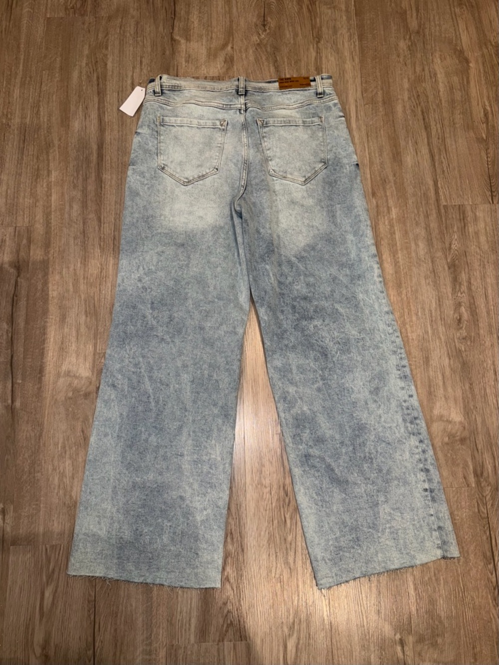 NWT Kensie Women’s The Kaya High Rise Wide Leg Jeans - Size 12 - 31” Length - Picture 4 of 7